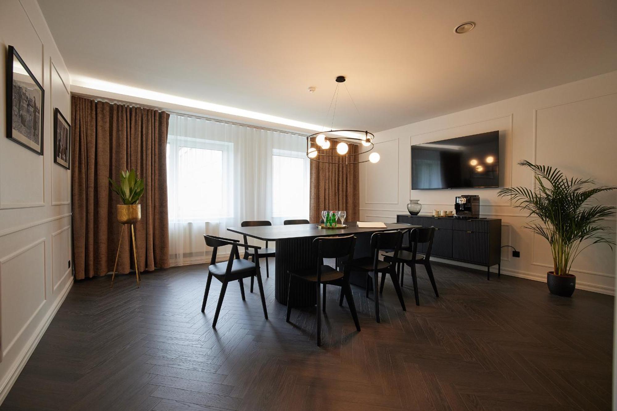 Hotell Wesenbergh Rakvere Buitenkant foto