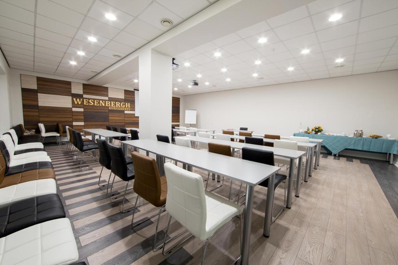 Hotell Wesenbergh Rakvere Buitenkant foto