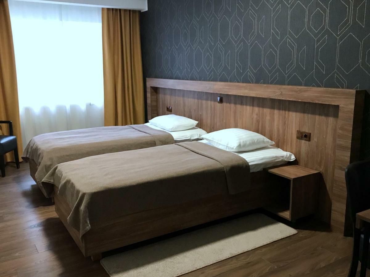 Hotell Wesenbergh Rakvere Buitenkant foto